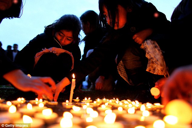 Vigil for Glasgow suicide jumpers
